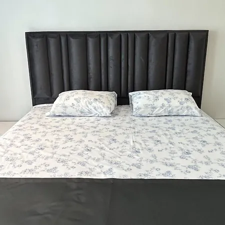Azura World Turkler Modern 1 Bedroom With Pool View